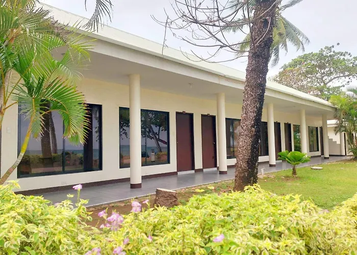 Estaca Bay Gardens Conference Resort