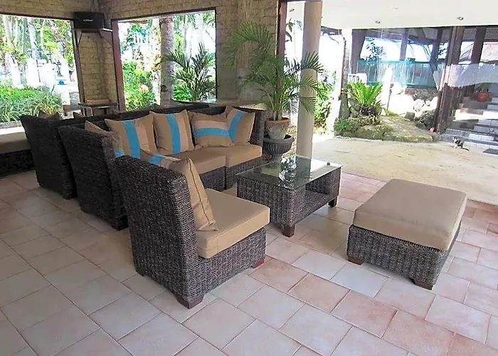 Estaca Bay Gardens Conference Resort